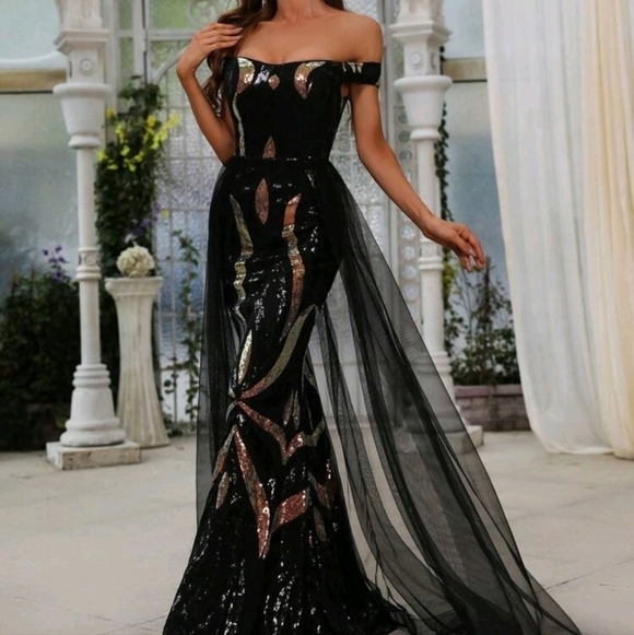 Black off the shoulder Contrast Mesh and Contrast Sequined Mermaid Maxi… - Picture 4 of 11